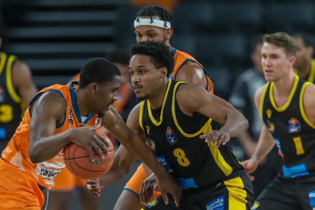 跳投将球送 跳投将球送